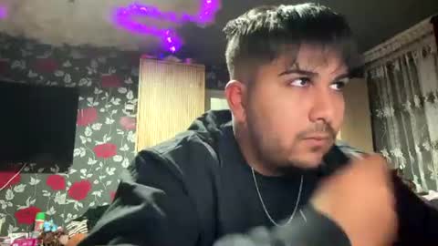 jasonsua21 online show from November 17, 2025, 4:24 pm