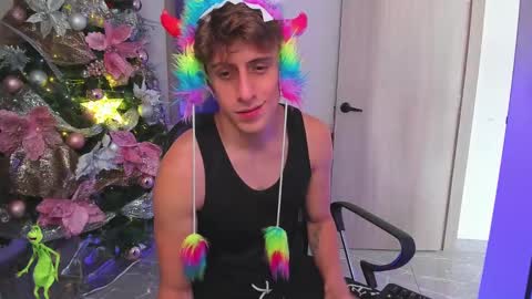 Snapshot of jasper__jones chatting on December 24, 2024, 7:55 pm JASPER JONES online show from December 24, 2024, 7:55 pm