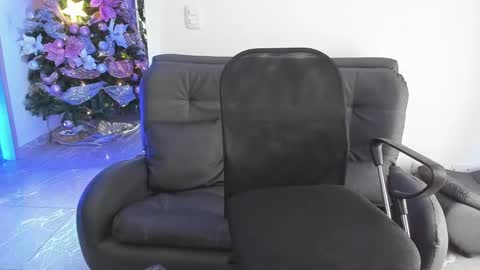 Snapshot of jasper__jones chatting on December 25, 2024, 12:15 pm JASPER JONES online show from December 25, 2024, 12:15 pm