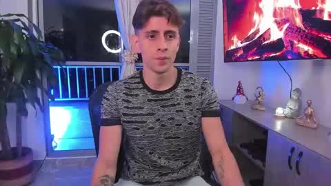 Snapshot of jasper__jones chatting on January 1, 2025, 4:39 am JASPER JONES online show from January 1, 2025, 4:39 am