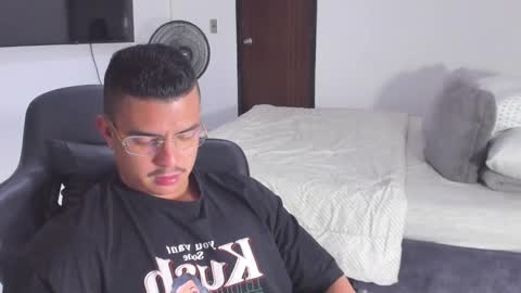 Snapshot of jasperbrooksx chatting on January 31, 2025, 3:20 am JBrooksXx online show from January 31, 2025, 3:20 am