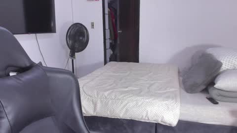 Snapshot of jasperbrooksx chatting on January 31, 2025, 9:37 pm JBrooksXx online show from January 31, 2025, 9:37 pm