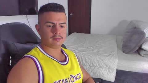 Snapshot of jasperbrooksx chatting on February 5, 2025, 7:31 pm JBrooksXx online show from February 5, 2025, 7:31 pm