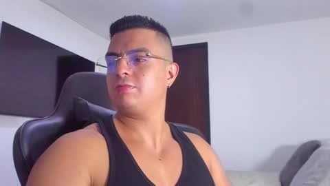 Snapshot of jasperbrooksx chatting on February 12, 2025, 2:14 am JBrooksXx online show from February 12, 2025, 2:14 am