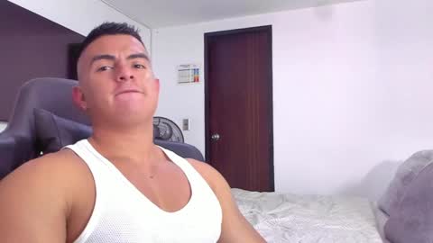 Snapshot of jasperbrooksx chatting on March 10, 2025, 4:25 pm JBrooksXx online show from March 10, 2025, 4:25 pm