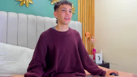 Snapshot of jasson_smit chatting on December 22, 2024, 12:38 pm J A S S O N online show from December 22, 2024, 12:38 pm