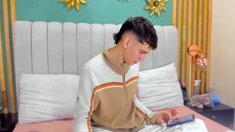Snapshot of jasson_smit chatting on December 23, 2024, 12:41 pm J A S S O N online show from December 23, 2024, 12:41 pm