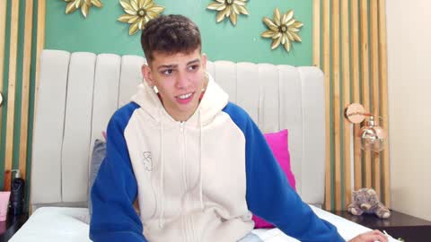 Snapshot of jasson_smit chatting on January 14, 2025, 12:45 pm J A S S O N online show from January 14, 2025, 12:45 pm