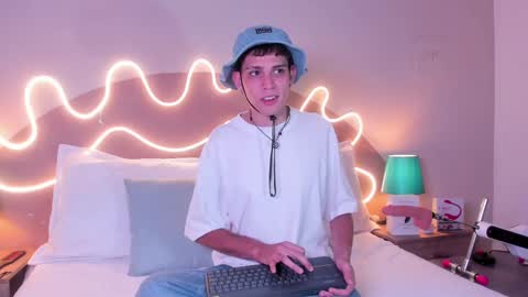 Snapshot of jasson_smit chatting on October 5, 2025, 7:34 pm J A S S O N online show from October 5, 2025, 7:34 pm