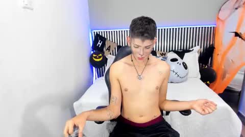 Snapshot of jasson_smit chatting on October 26, 2025, 7:42 pm J A S S O N online show from October 26, 2025, 7:42 pm