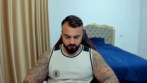 Snapshot of javicute4u chatting on October 8, 2025, 5:32 pm Javi online show from October 8, 2025, 5:32 pm