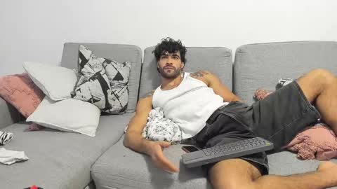 Javier  online show from March 23, 2026, 12:03 am