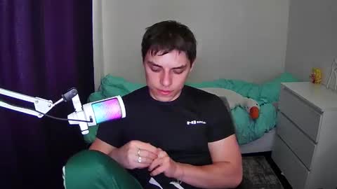 Snapshot of javiermire chatting on November 4, 2025, 12:26 pm javi online show from November 4, 2025, 12:26 pm