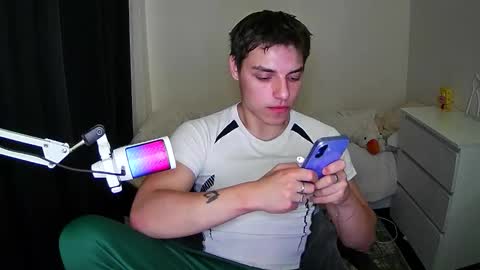 Snapshot of javiermire chatting on November 7, 2025, 3:56 pm javi online show from November 7, 2025, 3:56 pm