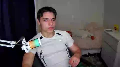 Snapshot of javiermire chatting on November 21, 2025, 11:42 am javi online show from November 21, 2025, 11:42 am