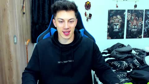 Javier online show from December 9, 2024, 12:45 am