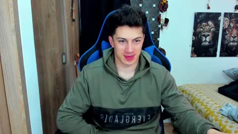 Javier online show from December 17, 2024, 9:27 pm