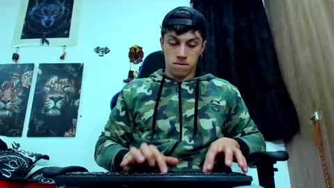 Javier online show from March 3, 2025, 2:04 am