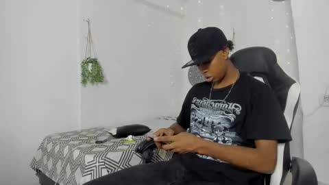 jax_maliq online show from November 7, 2025, 3:50 am