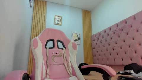 jax_maliq online show from November 11, 2025, 4:23 am