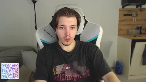 Jayce online show from November 5, 2025, 9:42 am