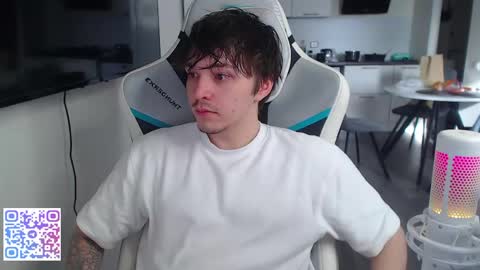 Jayce online show from May 25, 2026, 4:07 am