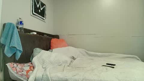 Naomiruty online show from December 14, 2025, 5:57 am