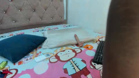 jazmin040_ online show from December 17, 2025, 12:00 pm