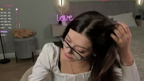 Snapshot of jazminenakano chatting on October 19, 2025, 7:20 am Mira the personal mirage D online show from October 19, 2025, 7:20 am