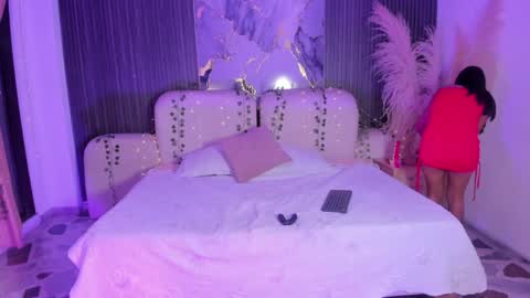 Jazminrusso  online show from April 6, 2026, 4:10 am