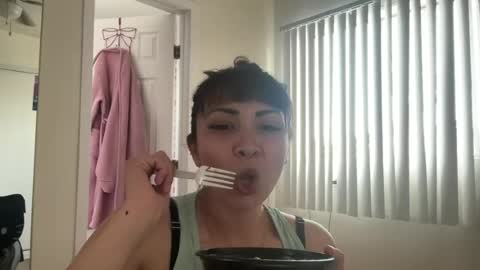 Snapshot of jazzy_lux chatting on May 18, 2026, 12:07 am jazzy_lux online show from May 18, 2026, 12:07 am