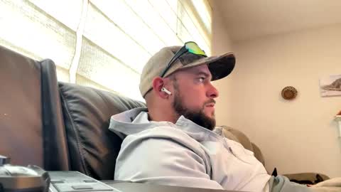 Snapshot of jbills910910 chatting on March 18, 2026, 1:47 pm jbills910910 online show from March 18, 2026, 1:47 pm