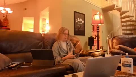 Snapshot of jdineuless chatting on October 26, 2025, 1:06 pm JDinEuless online show from October 26, 2025, 1:06 pm