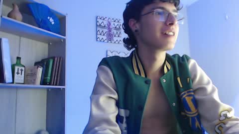 Snapshot of jeam_hot chatting on December 17, 2024, 12:34 am jeam_hot online show from December 17, 2024, 12:34 am