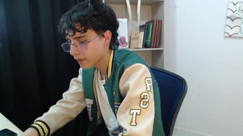 Snapshot of jeam_hot chatting on December 20, 2024, 9:17 pm jeam_hot online show from December 20, 2024, 9:17 pm