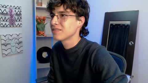 Snapshot of jeam_hot chatting on January 6, 2025, 9:43 pm jeam_hot online show from January 6, 2025, 9:43 pm