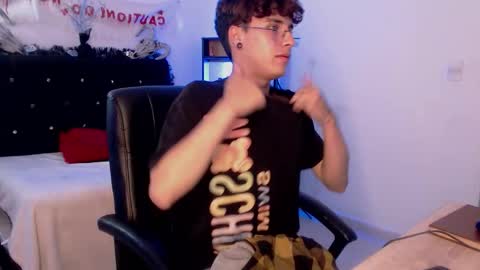 Snapshot of jeam_hot chatting on October 30, 2025, 10:10 pm jeam_hot online show from October 30, 2025, 10:10 pm