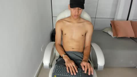 Jean Bllack online show from October 17, 2025, 11:46 am