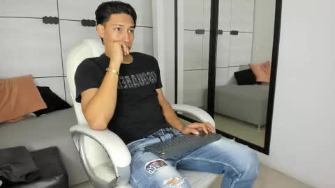 Jean Bllack online show from October 22, 2025, 11:10 am