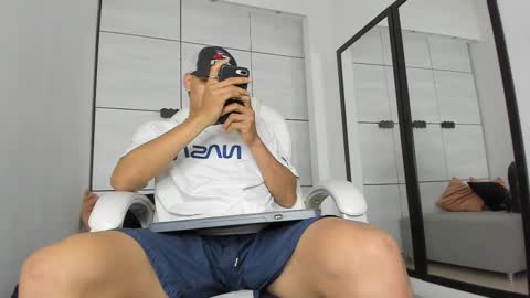 Jean Bllack online show from November 10, 2025, 11:42 am