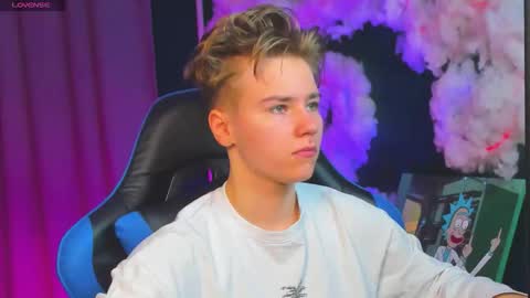 jean_wilsons online show from November 21, 2025, 11:20 am