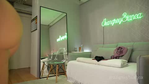 Bianca online show from February 18, 2025, 10:25 pm