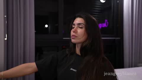 Bianca online show from October 7, 2025, 7:55 pm