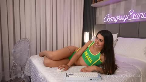 Bianca online show from June 2, 2026, 8:11 pm