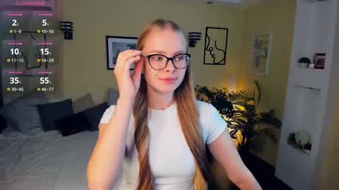 Jenny online show from October 26, 2025, 7:14 am