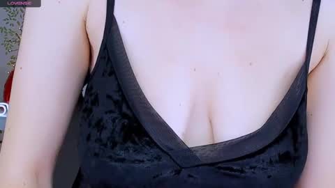 Snapshot of jeanniefox_ chatting on February 12, 2025, 1:37 pm jeanniefox_ online show from February 12, 2025, 1:37 pm