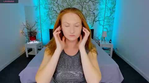 Snapshot of jeanniefox_ chatting on September 11, 2025, 12:16 pm jeanniefox_ online show from September 11, 2025, 12:16 pm