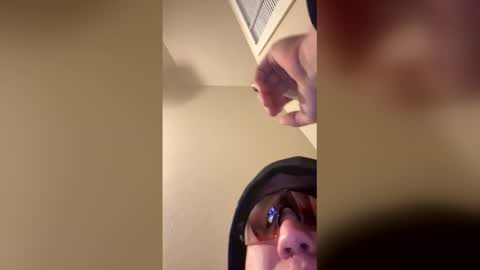 jeans3651000 online show from April 21, 2026, 6:41 am