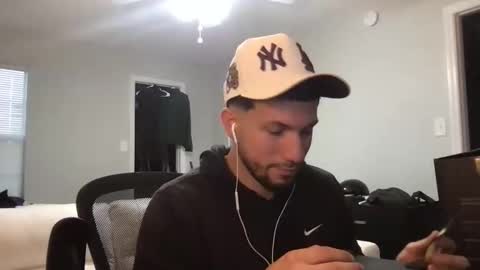 jeanwhitebianco online show from November 3, 2025, 10:32 pm