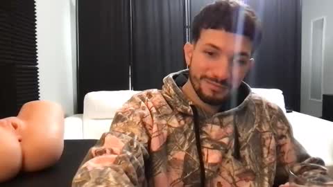 jeanwhitebianco online show from January 18, 2026, 9:07 pm